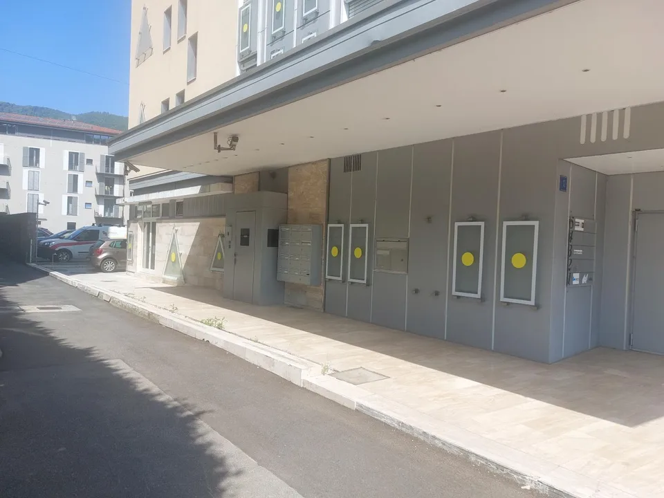 Chiasso - EDIFICIO COMMERCIALE – photo 6 sur 7