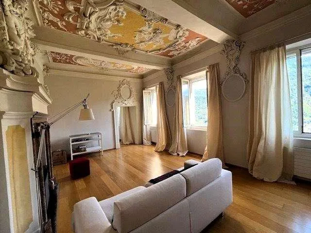MERAVIGLIOSO DUPLEX CON GIARDINO A VICO MORCOTE