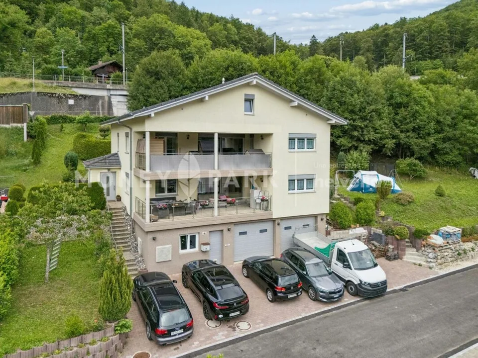 Frinvillier: Immeuble de 2 appartements de 4.5 pièces offrant de nombreuses possibilités d'aménagement et de développement.