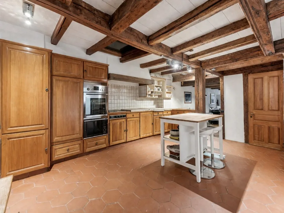 Maison villageoise de caractère balcon en toiture avec très belle vue
