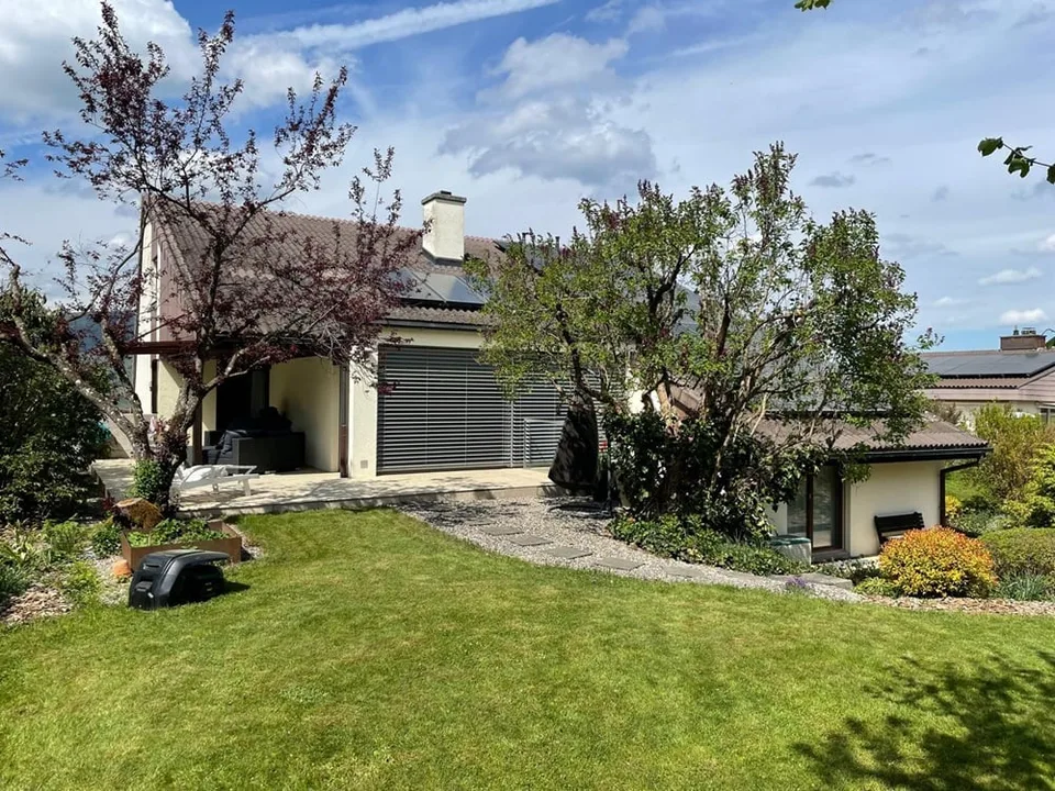 Villa, Rossemaison - 1180000