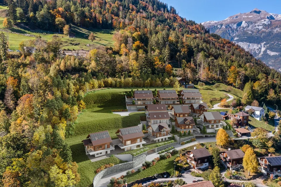Bauland erschlossen mit 9 Bewilligten Bauten