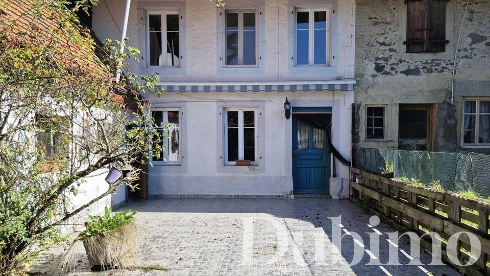 Casa di villaggio con 6,5 locali e grande potenziale