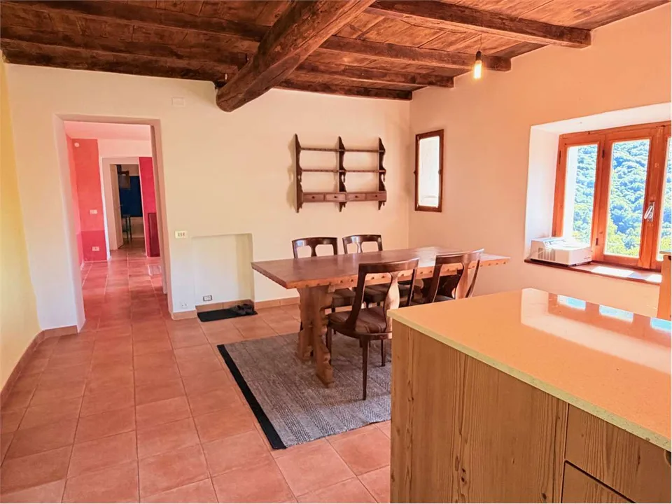 Schönes Landhaus in sonniger und ruhiger Lage mit