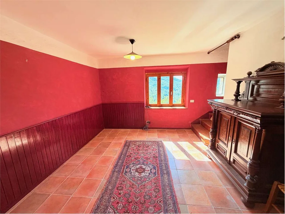 Curata casa di campagna in una posizione soleggiata e riservata con sp – foto 8 di 13