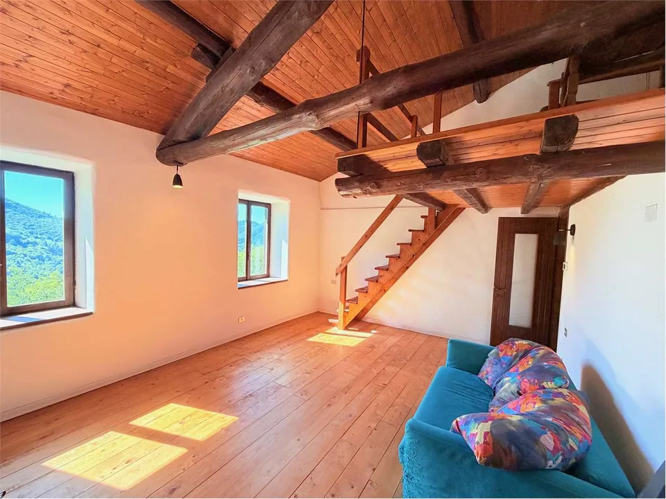 Curata casa di campagna in una posizione soleggiata e riservata con sp – foto 11 di 13