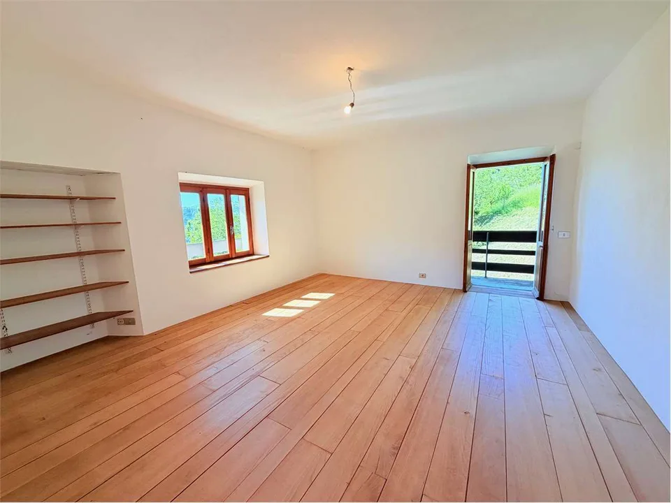 Curata casa di campagna in una posizione soleggiata e riservata con sp – foto 12 di 13