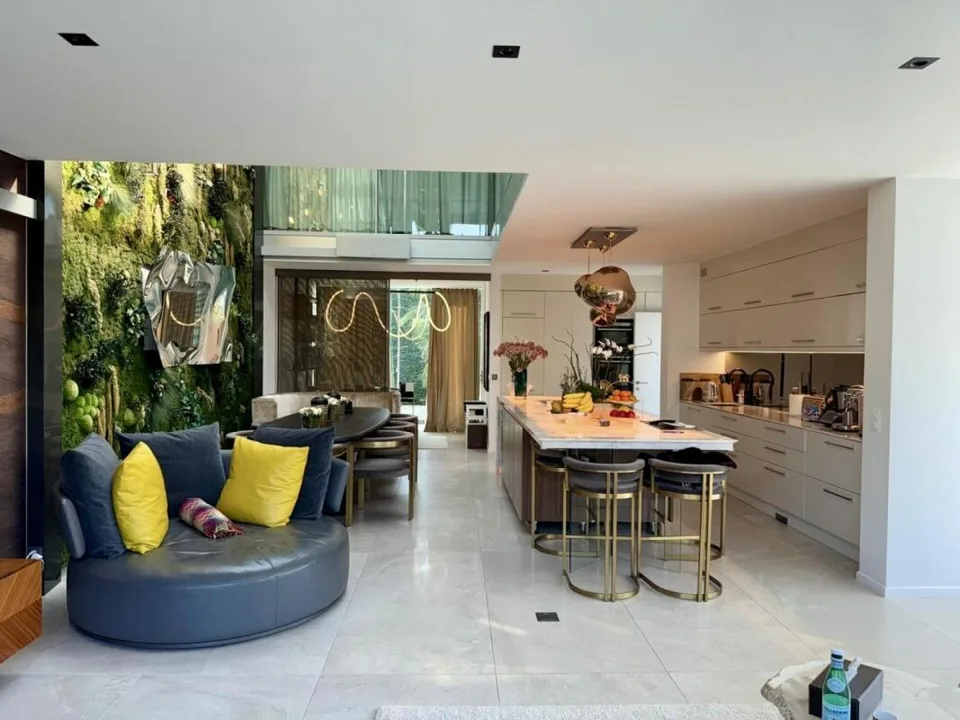 Villa indipendente con 8 locali a Vésenaz