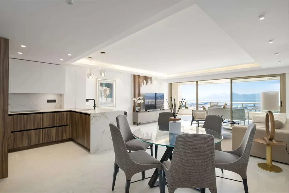Splendid apartment with panoramic sea view – photo 6 of 12