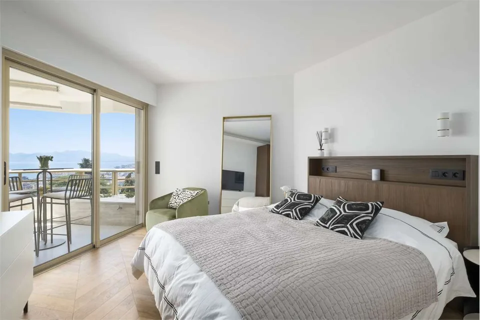 Splendid apartment with panoramic sea view – photo 12 of 12