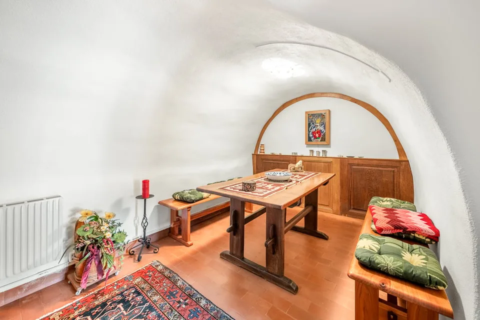Maison d'appartements dans un village calme