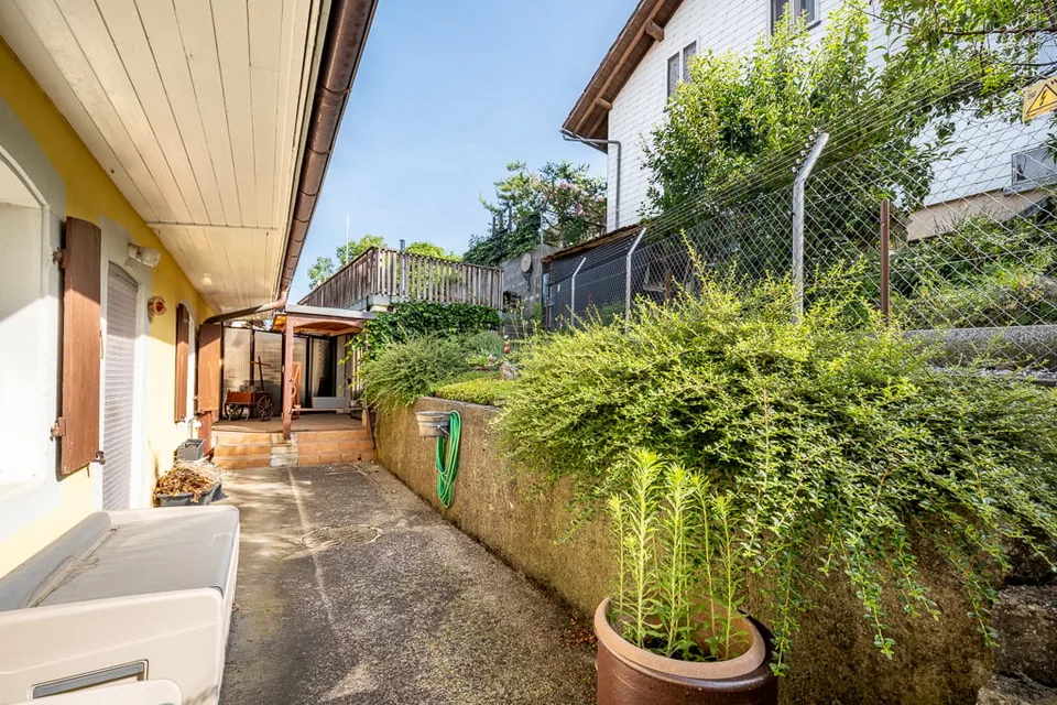 Casa di appartamenti in una posizione di villaggio tranquilla – foto 8 di 11