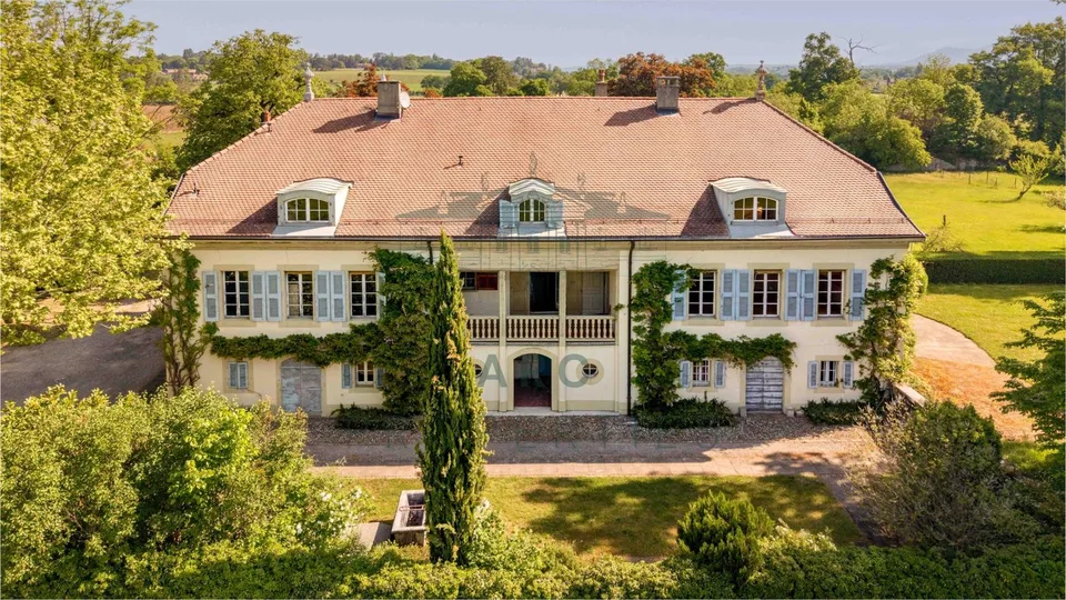 VANDÖUVRES - HERRENHAUS AUF EINEM GROßEN GRUNDSTÜCK VON ÜBER 10'000 M2