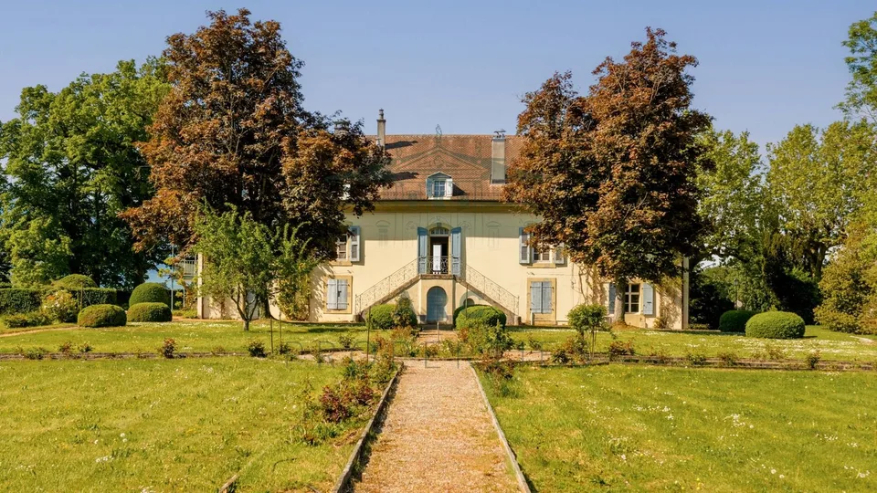 VAND?UVRES - MAISON DE MAÎTRE SUR UNE GRANDE PARCELLE DE PLUS DE 10'000 M2