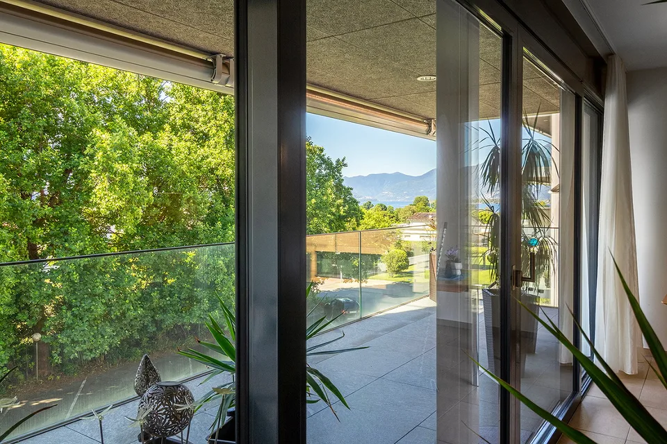 Bel appartement avec terrasse et vue sur le lac