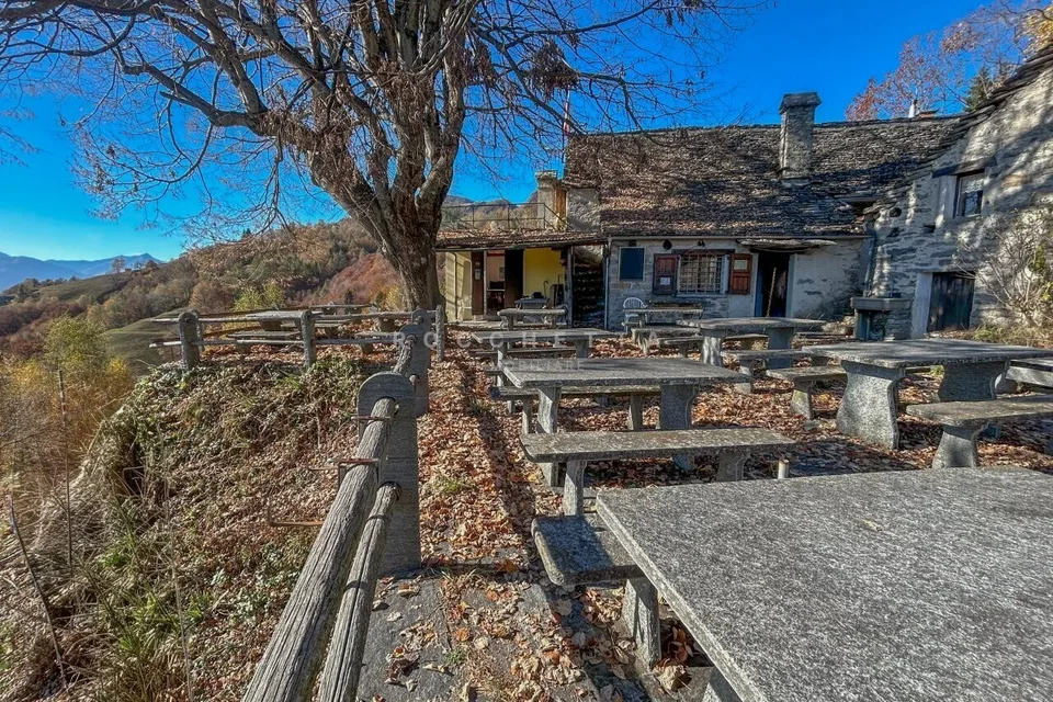 Storico Grotto "al Riposo Romantico" sul Monte Comino