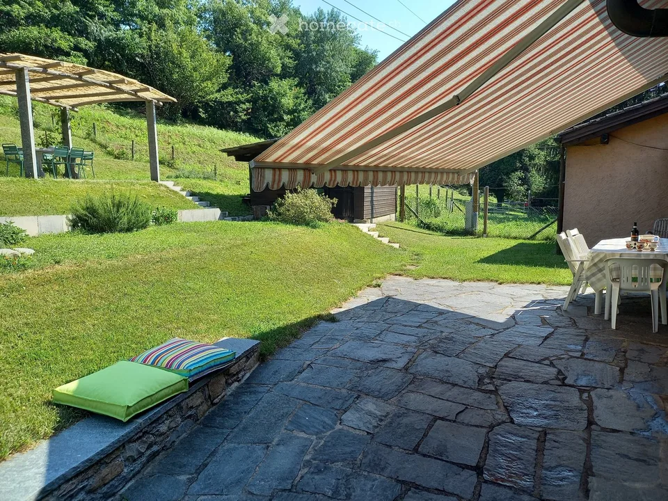 Splendido rustico immerso nel verde
