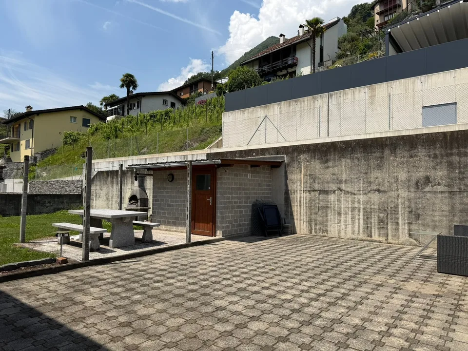 Villa bifamiliare dalle dimensioni generose