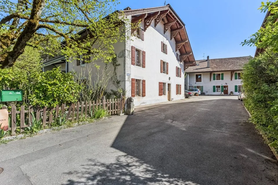 CHARME ET VOLUME POUR CETTE GRANDE MAISON VILLAGEOISE
