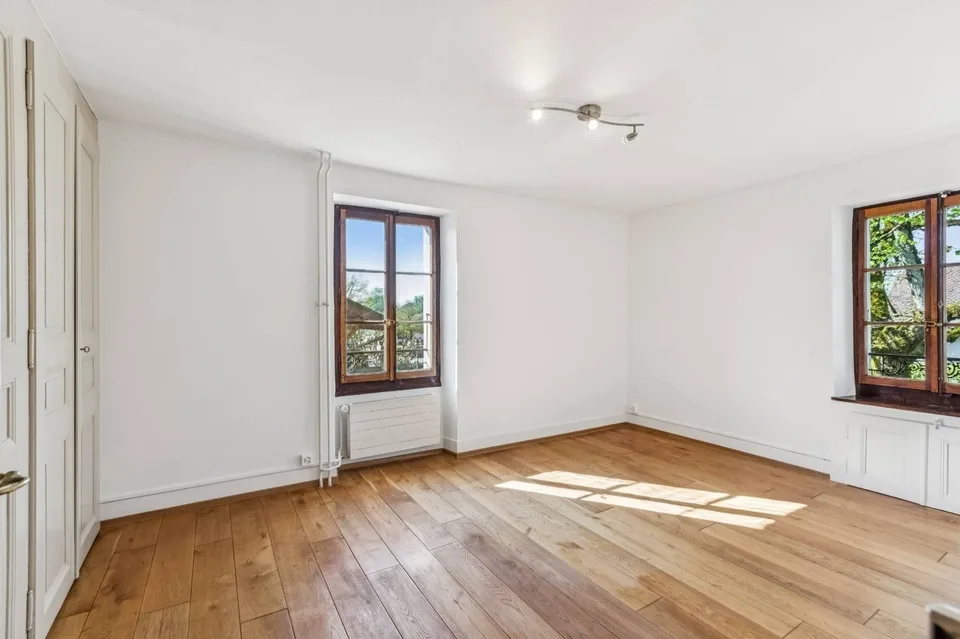 CHARM und VOLUMEN für dieses große Haus im Dorf – Foto 8 von 13