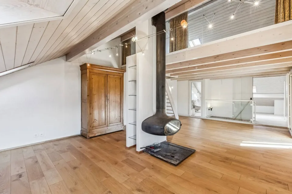 CHARM und VOLUMEN für dieses große Haus im Dorf – Foto 10 von 13