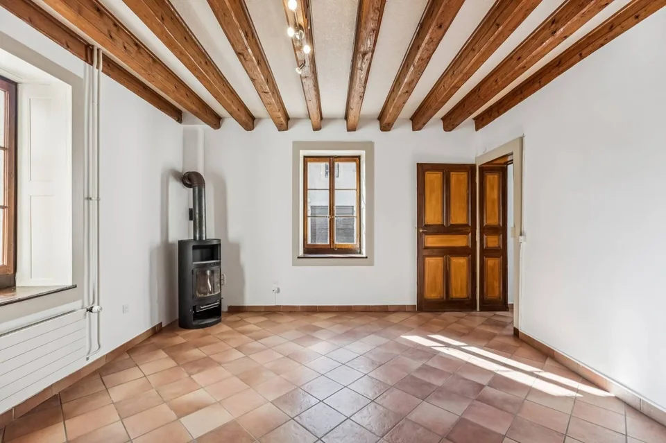 CHARME e VOLUME per questa grande casa di villaggio