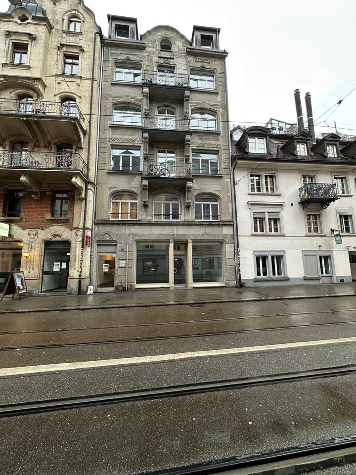 Vielseitige Gewerbe- und Lagerräume an der Linsebühlstrasse