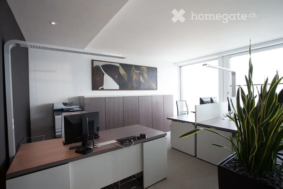 Vista magica Parktower Zug - ufficio completamente arredato (12 posti di lavoro)