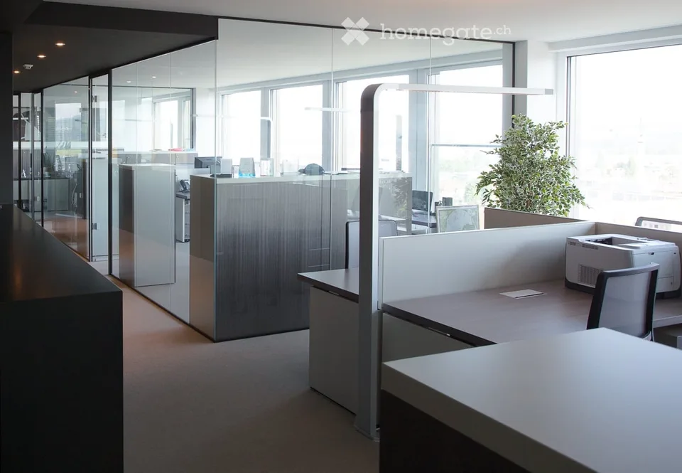 Vista magica Parktower Zug - ufficio completamente arredato (12 posti di lavoro)