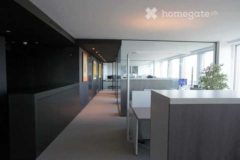 Vista magica Parktower Zug - ufficio completamente arredato (12 posti di lavoro)