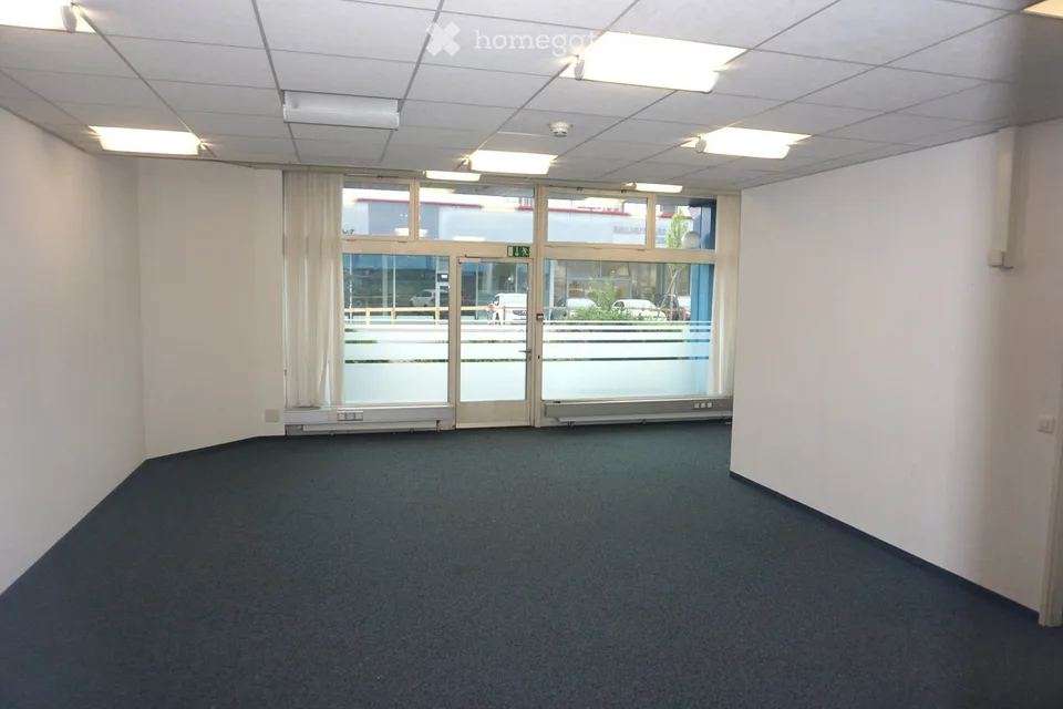 Gewerbe/Büroflächen mit Schaufenster zu erschwinglichen preisen