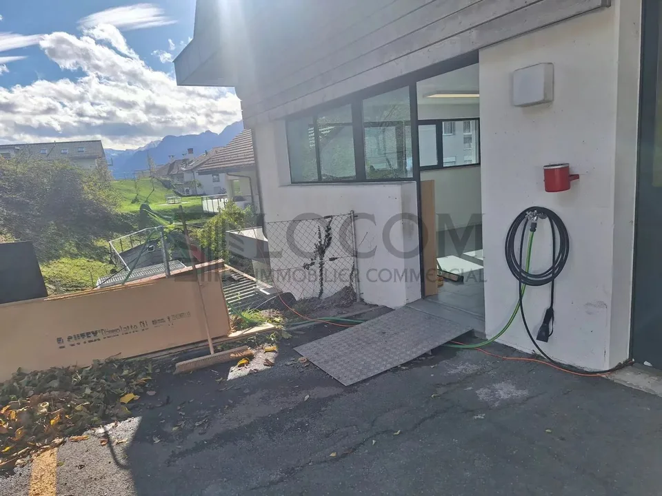 Locale moderno di 70 m² con cucina attrezzata e parcheggio – foto 9 di 11