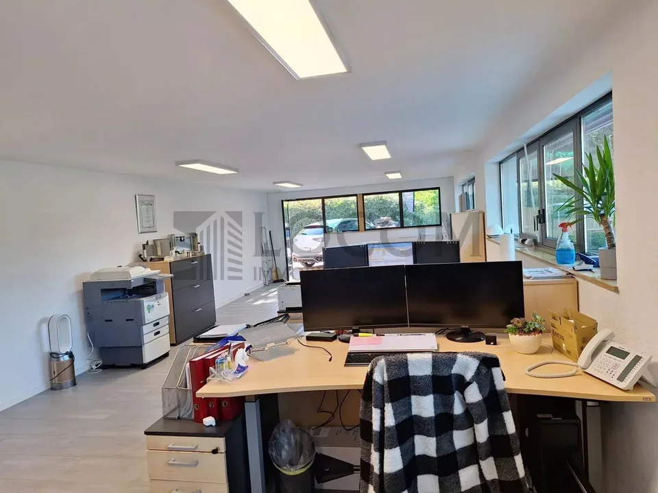 Locale moderno di 70 m² con cucina attrezzata e parcheggio – foto 10 di 11