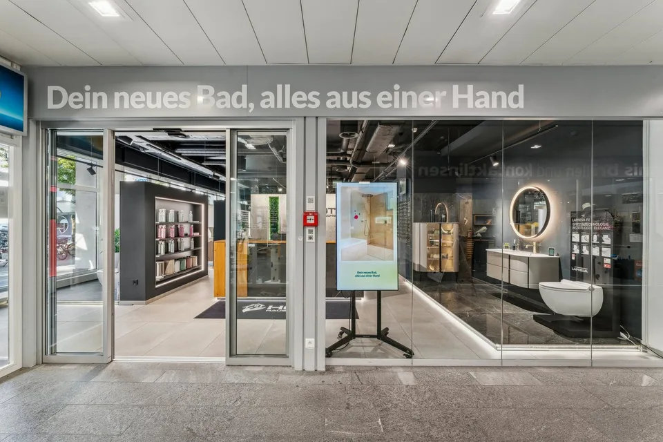 Espace de bureau / commercial au rez-de-chaussée à louer