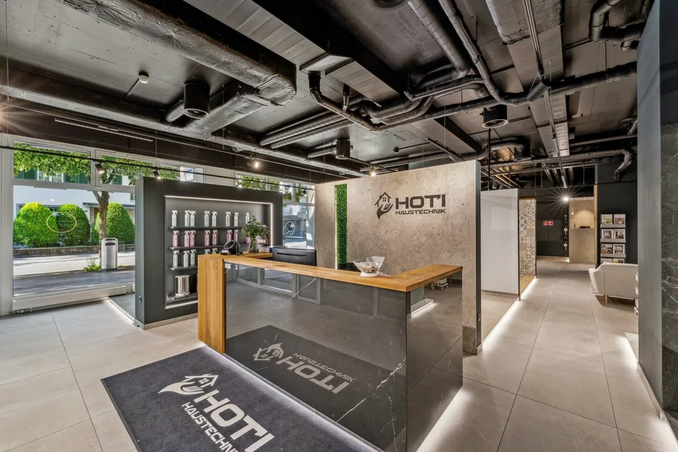 Espace de bureau / commercial au rez-de-chaussée à louer