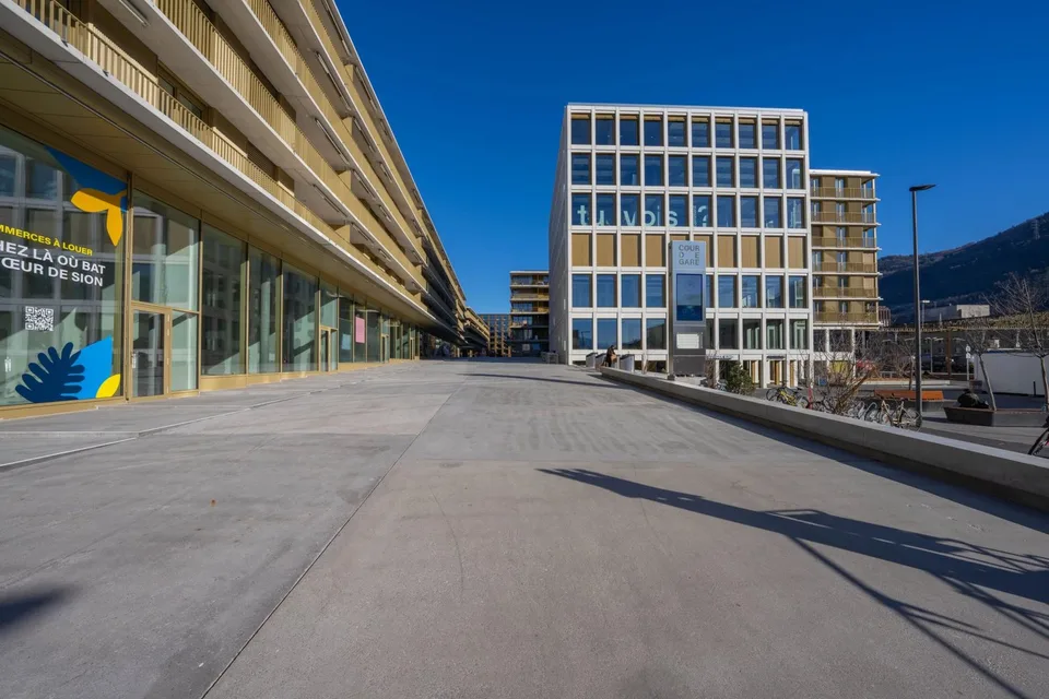 In affitto ? Superficie commerciale di 97 m² con visibilità eccezionale a Cour de Gare, Sion