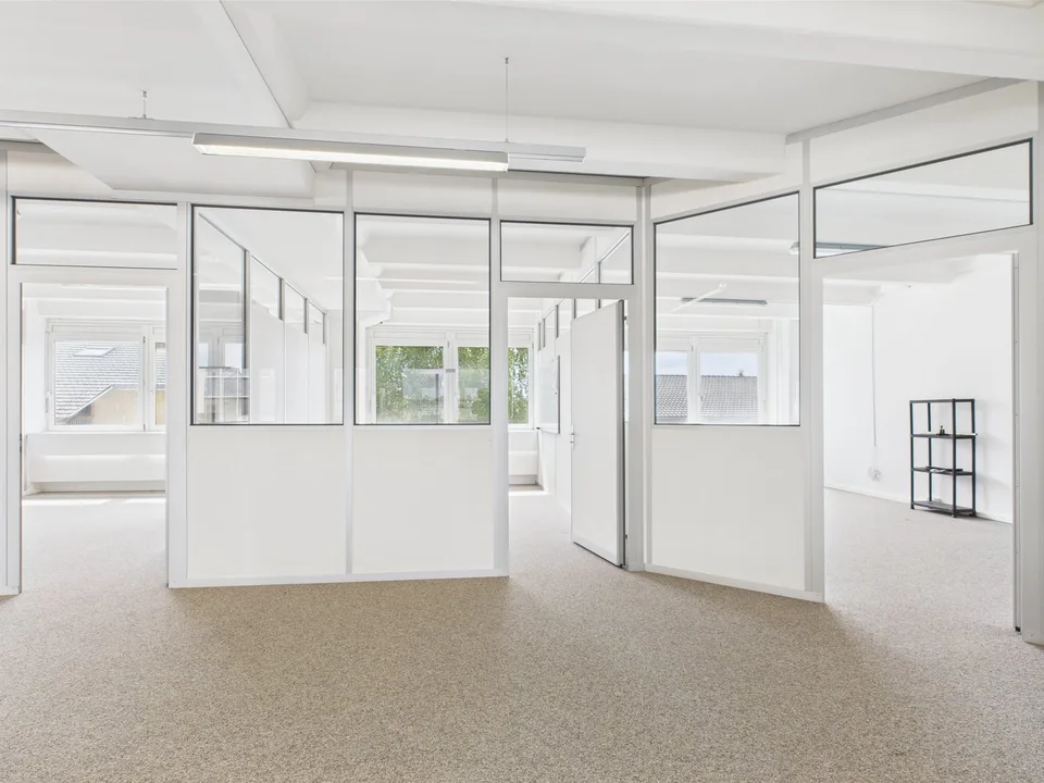 350m2 Modern Office Space in Central Murten – photo 11 of 21