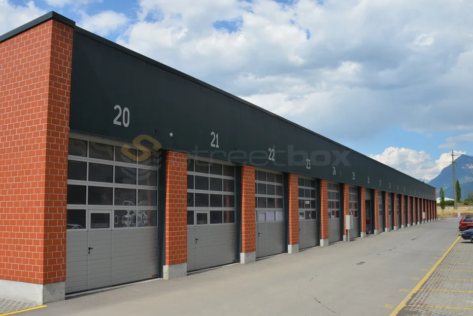 Streetbox double de 120m2 très bien situé - 1er loyer offert