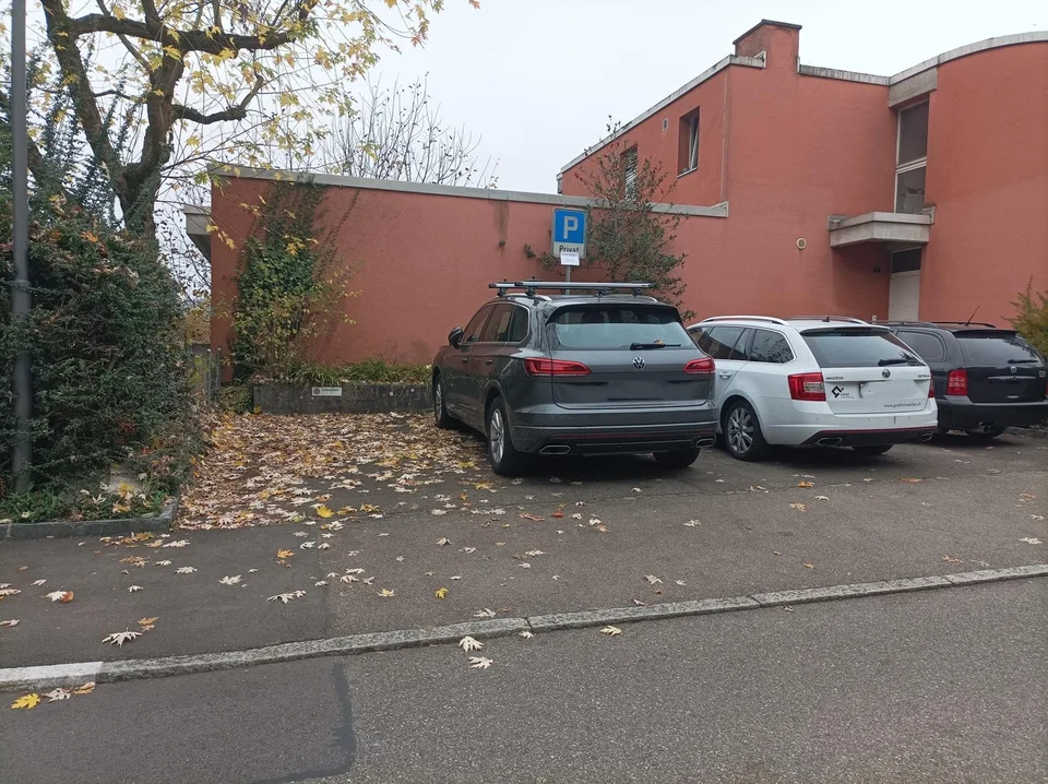 Aussenabstellplatz in Enneetbaden gesucht?