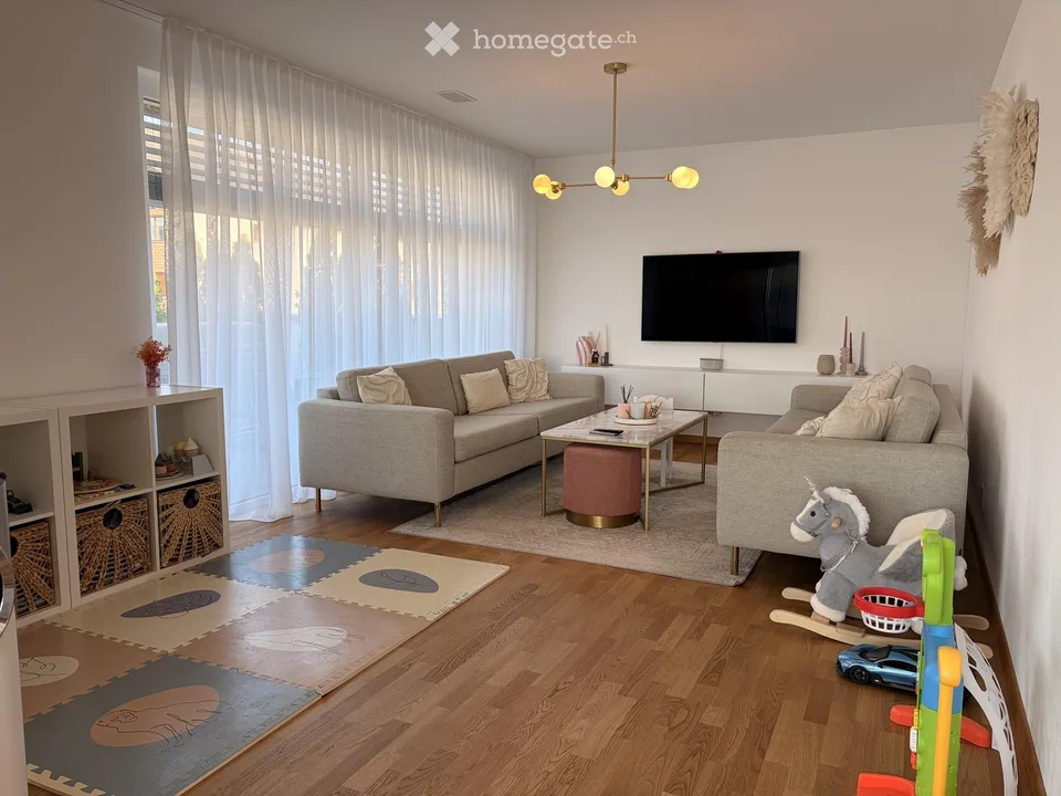 Exklusive 4.5-Zimmer-Attikawohnung mit grosser Sonnenterrasse