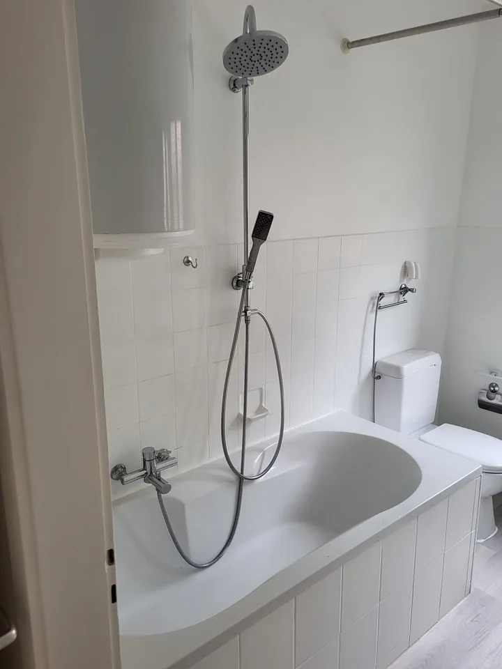 Wunderschöne 4.5-Zimmer-Wohnung in Saint-Imier renoviert – Foto 10 von 13