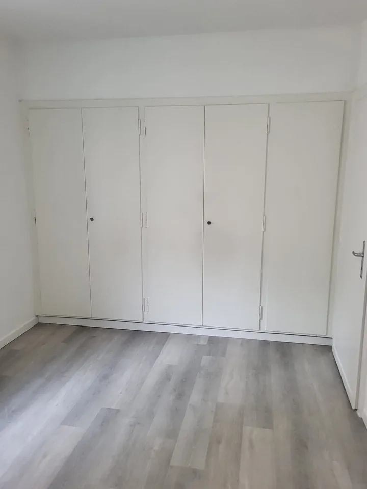 Wunderschöne 4.5-Zimmer-Wohnung in Saint-Imier renoviert – Foto 9 von 13