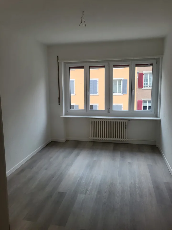 Wunderschöne 4.5-Zimmer-Wohnung in Saint-Imier renoviert – Foto 6 von 13