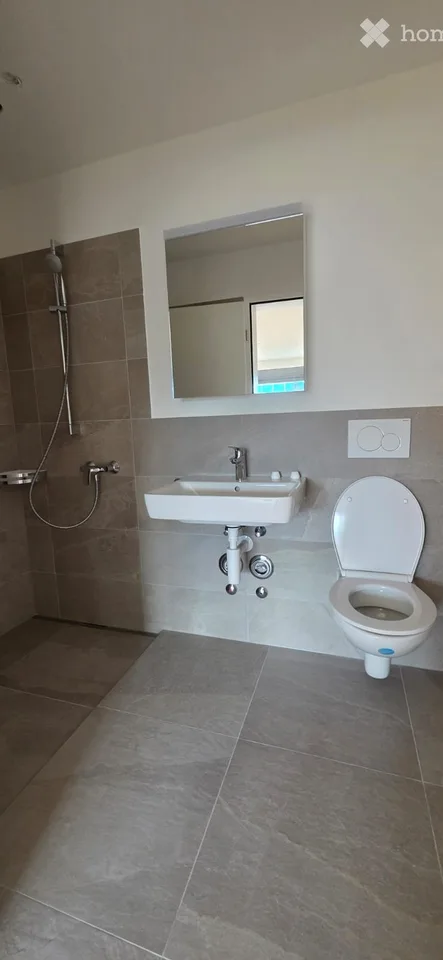 Nuova Costruzione - Appartamento 3.5 Locali Luminoso con Balcone a Kreuzlingen