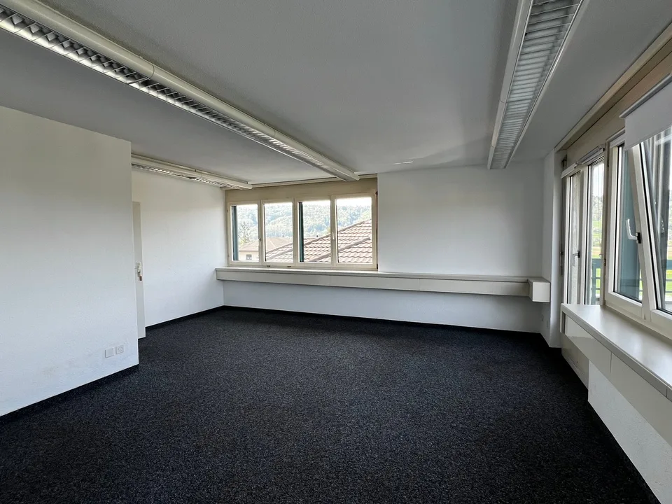 Ufficio angolare luminoso con vista panoramica Nr. VII / 3° piano