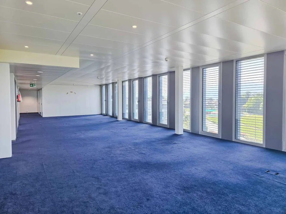 In affitto: Spazio amministrativo moderno e luminoso di 424 m², a due passi da UNIL e EPFL