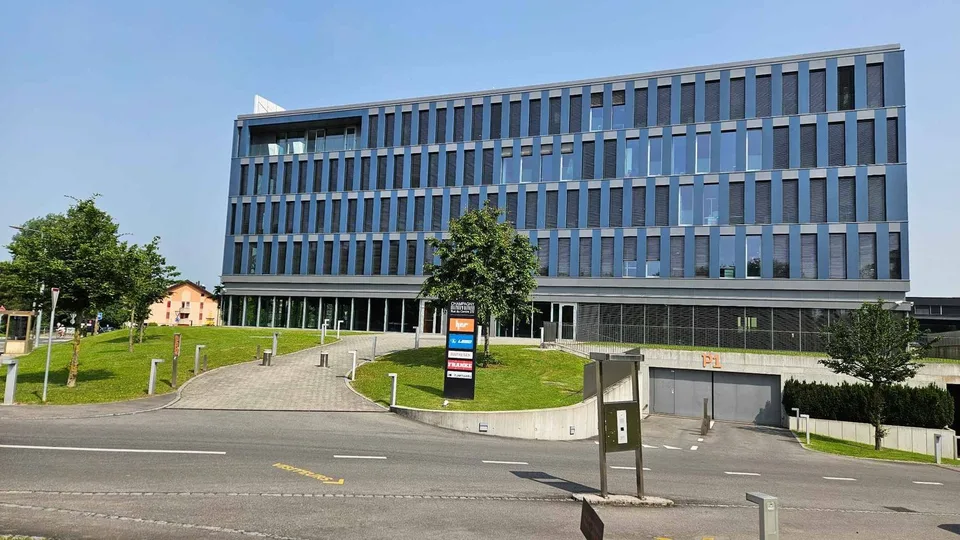 Zu vermieten: Moderne und helle administrative Fläche von 424 m², nur zwei Schritte von der UNIL und der EPFL entfernt – Foto 6 von 6