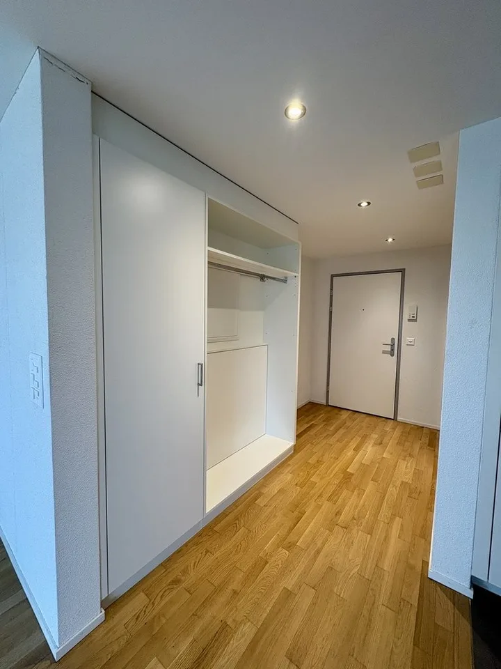 MODERNE WOHNUNG MIT GROSSEM BALKON AN IDYLLISCHER LAGE