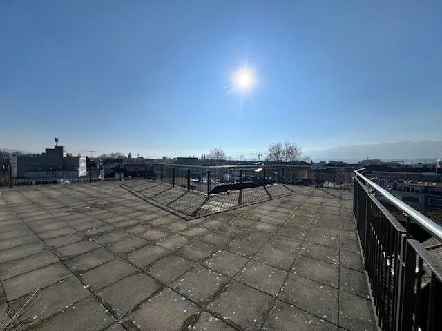 Spazio ufficio luminoso e moderno con terrazza esclusiva nel Seefeld di Zurigo