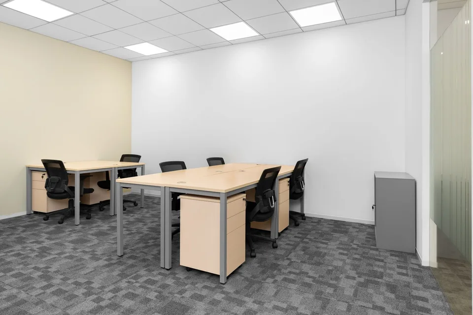 Bureau privé pour 15 à Regus Rhone 8